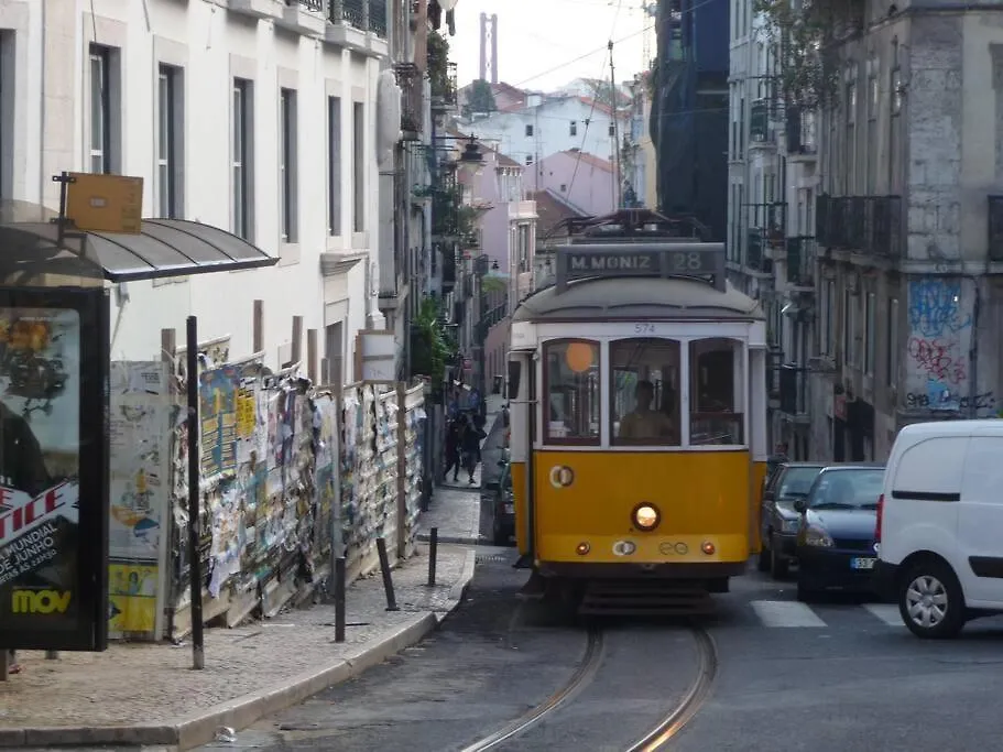 Pn New Ac! Stylish & Central- View To Tram 28! Lisbon Apartment
