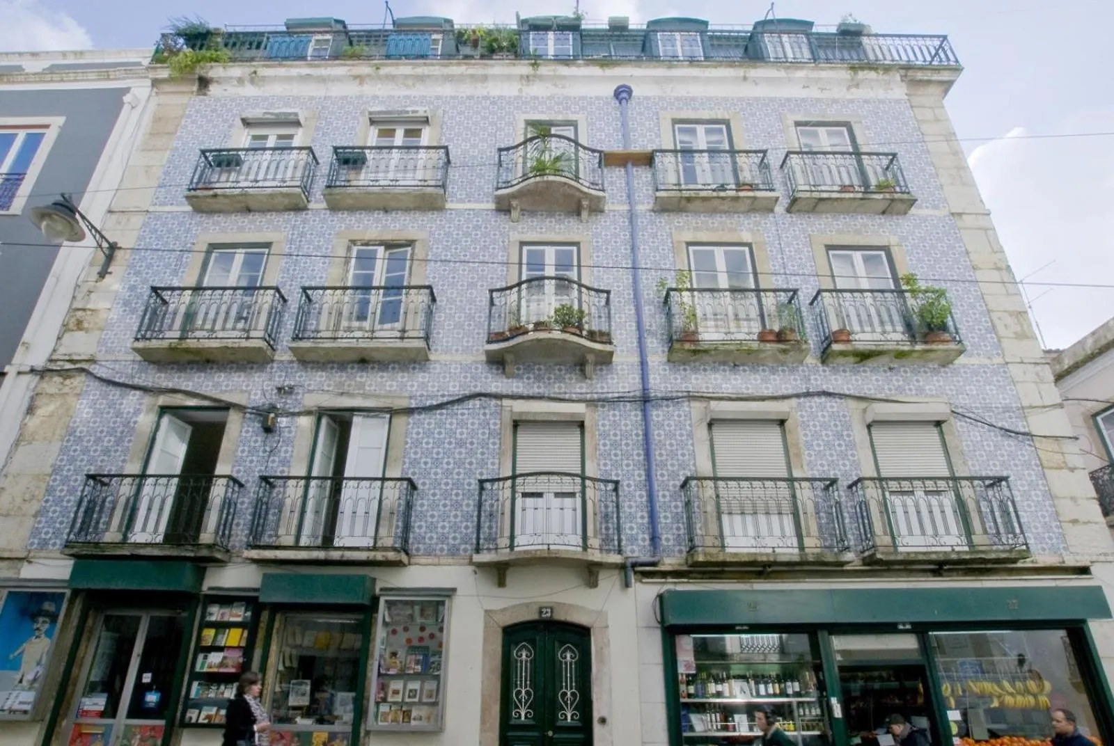Apartment Pn New Ac! Stylish & Central- View To Tram 28! Lisbon Portugal